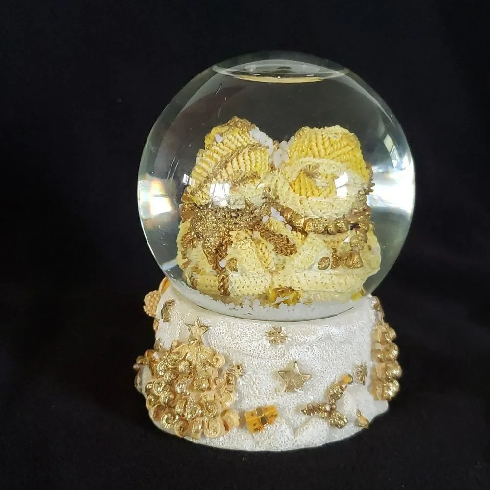 Vintage Resin Snowman Christmas Snow Globe Snowglobe